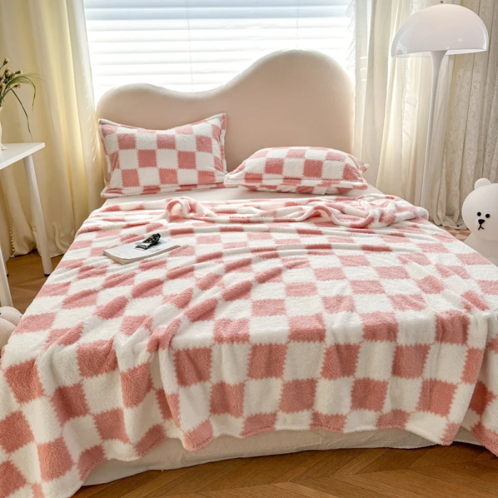 Checkered Fleece Throw Blanket