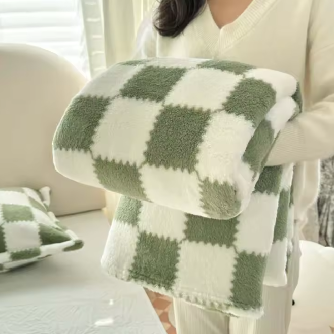 Checkered Fleece Throw Blanket